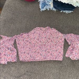 Cute top! Size Medium